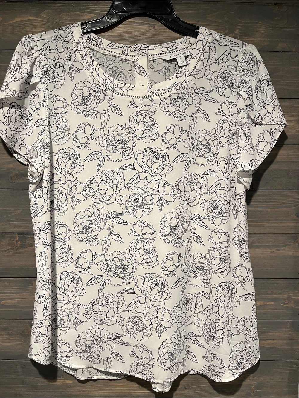 NWOT 41 Hawthorn White flutter -Sleeve Floral blouse L